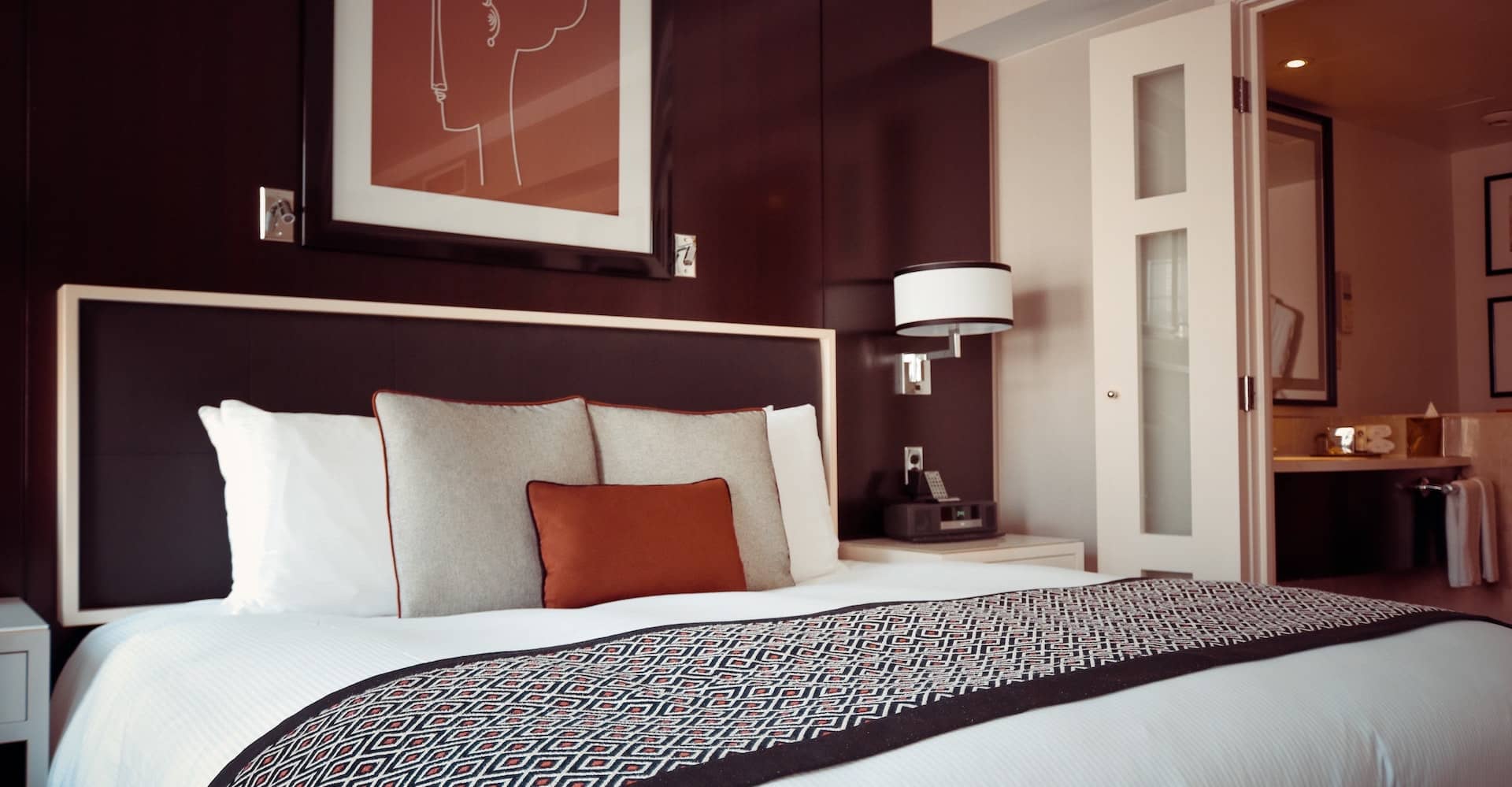 Créez-vous un havre de paix en transformant votre chambre en suite parentale.